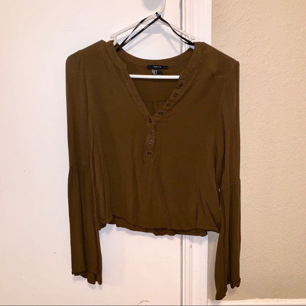 Cropped long sleeve.